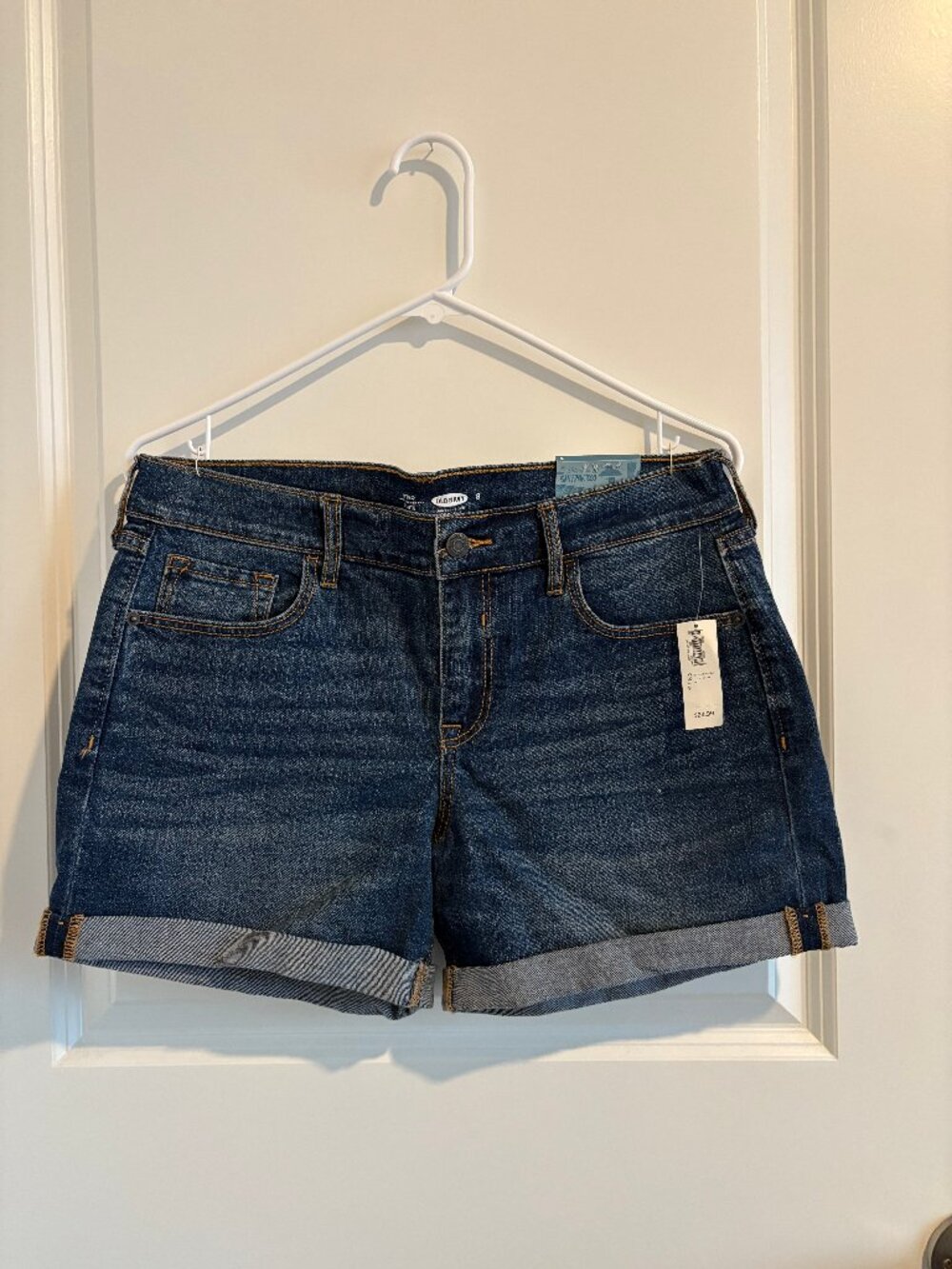 Mid-rise Jean shorts